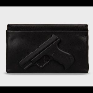 Black gun clutch